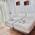Deluxe Silhouse * Nerja