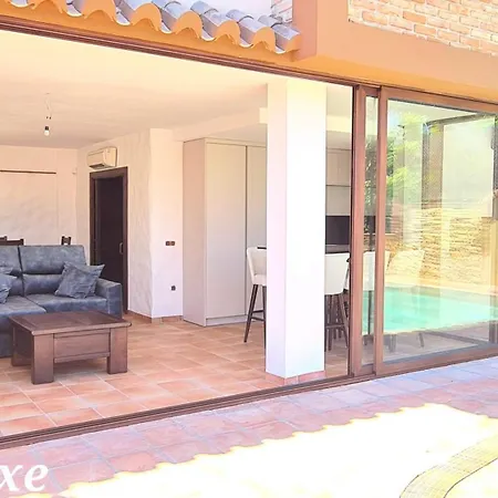 Deluxe Silhouse Βίλα